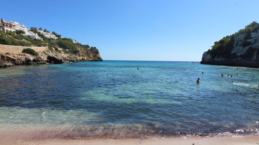 Doppelhaushälften und Häuser in Mallorca Cala Romántica Nähe Strand und Meer zum Kauf