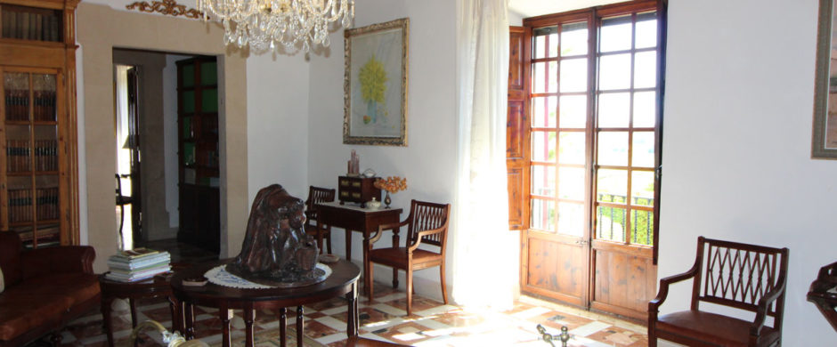 Exceptional historic property near Montuiri with pool and a huge plot