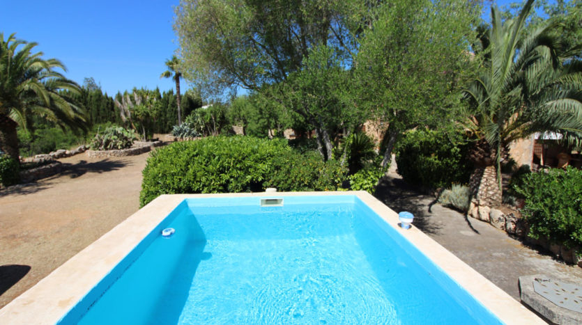 Finca mit Steinfassade und Pool in Algaida Mallorca