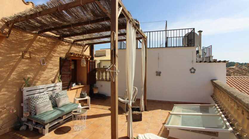 Town house in Alaro with patio, pool and view, for sale, Majorca