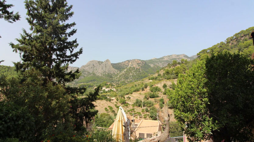 Casa de pueblo en Bunyola con vista montaña en venta