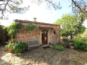 Finca en Algaida Mallorca con casa de invitados y un gran jardín